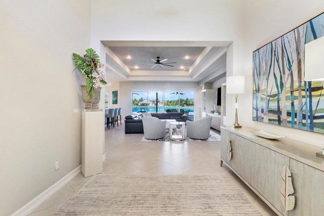 7754 Maywood Crest Drive, Palm Beach Gardens, FL 33412