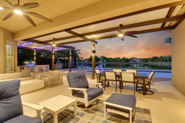 7754 Maywood Crest Drive, Palm Beach Gardens, FL 33412