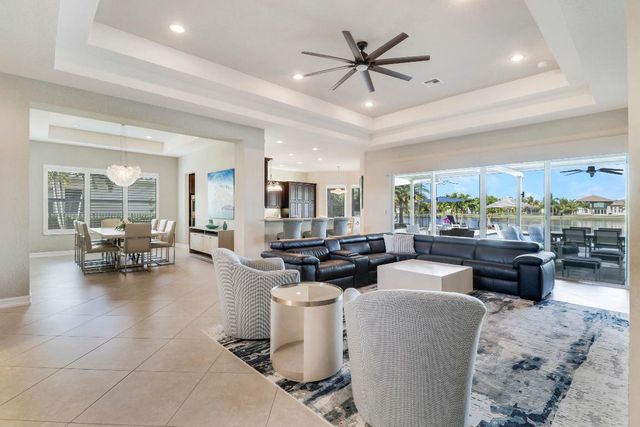 7754 Maywood Crest Drive, Palm Beach Gardens, FL 33412