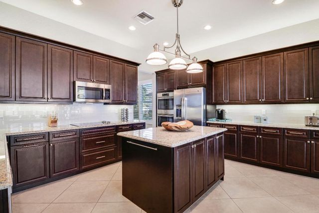 7754 Maywood Crest Drive, Palm Beach Gardens, FL 33412