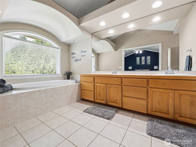 8813 119th Street Ct E, Puyallup, WA 98373