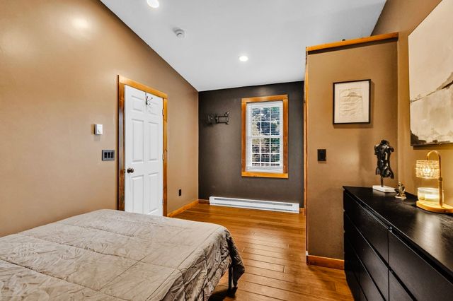 6 Pitcairn Ave, Leicester, MA 01524