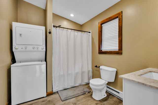 6 Pitcairn Ave, Leicester, MA 01524