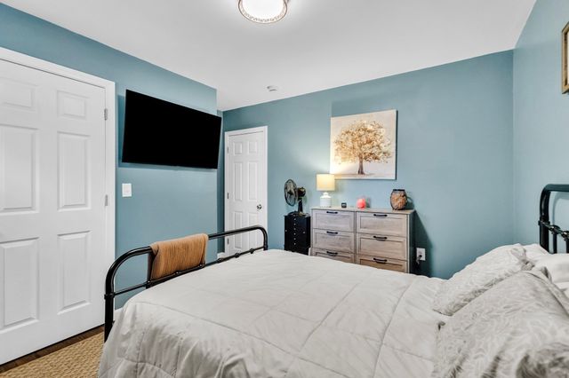 6 Pitcairn Ave, Leicester, MA 01524