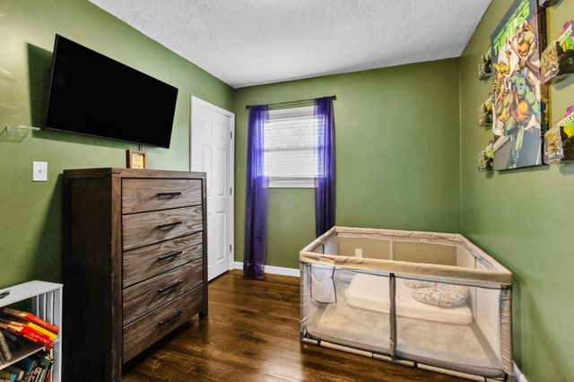6 Pitcairn Ave, Leicester, MA 01524