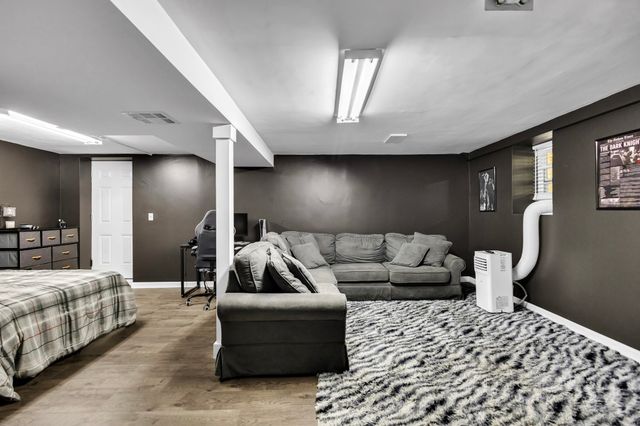 6 Pitcairn Ave, Leicester, MA 01524