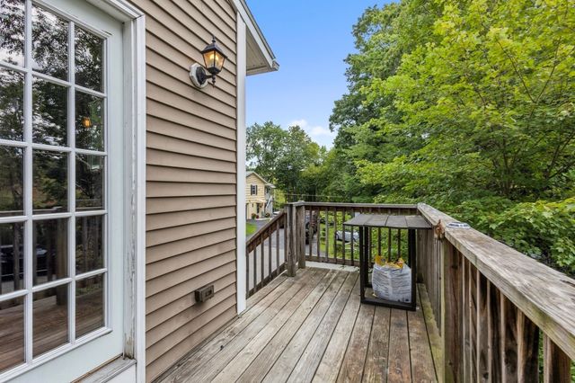 6 Pitcairn Ave, Leicester, MA 01524