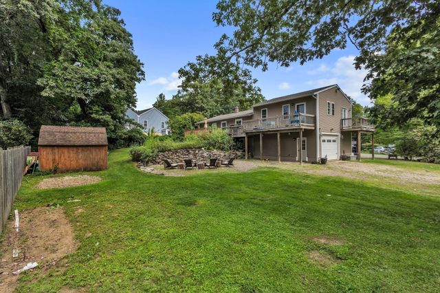 6 Pitcairn Ave, Leicester, MA 01524