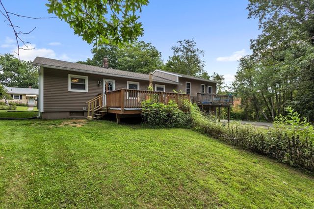 6 Pitcairn Ave, Leicester, MA 01524