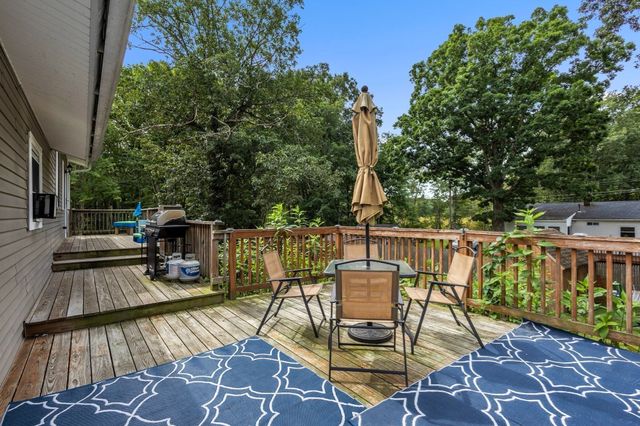 6 Pitcairn Ave, Leicester, MA 01524