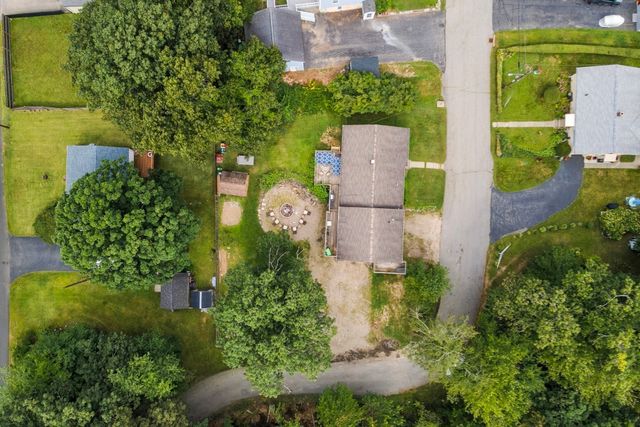 6 Pitcairn Ave, Leicester, MA 01524