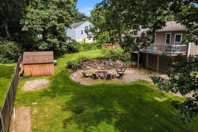 6 Pitcairn Ave, Leicester, MA 01524
