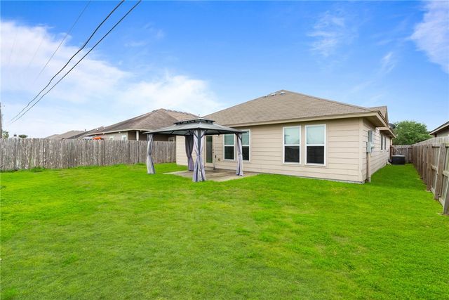 2529 Las Brisas St, Corpus Christi, TX 78414