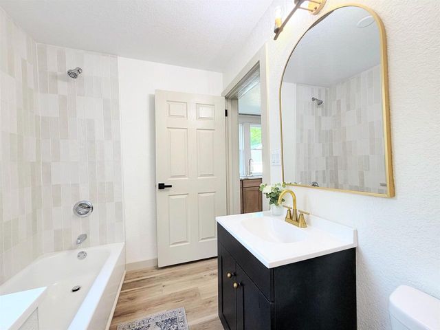 1730 N ONEIDA STREET, Appleton, WI 54911