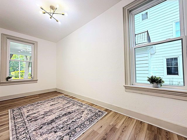 1730 N ONEIDA STREET, Appleton, WI 54911