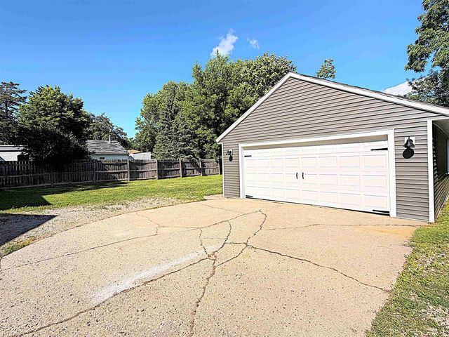 1730 N ONEIDA STREET, Appleton, WI 54911