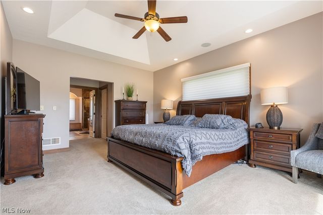5850 Quarry Lake Drive SE, East Canton, OH 44730