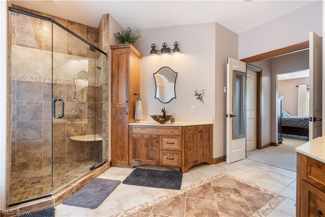 5850 Quarry Lake Drive SE, East Canton, OH 44730