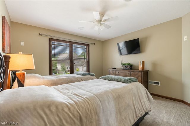 5850 Quarry Lake Drive SE, East Canton, OH 44730