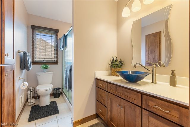 5850 Quarry Lake Drive SE, East Canton, OH 44730