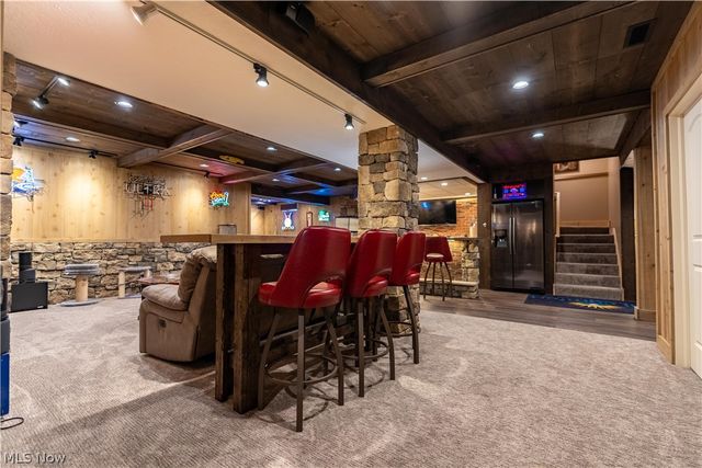 5850 Quarry Lake Drive SE, East Canton, OH 44730