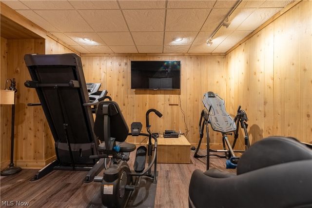 5850 Quarry Lake Drive SE, East Canton, OH 44730