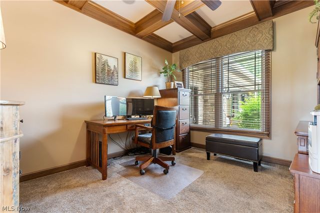 5850 Quarry Lake Drive SE, East Canton, OH 44730