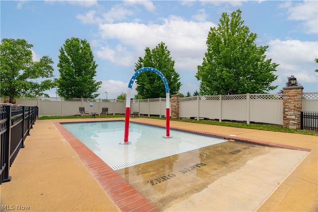 5850 Quarry Lake Drive SE, East Canton, OH 44730