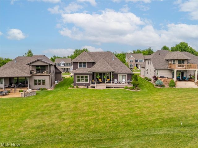 5850 Quarry Lake Drive SE, East Canton, OH 44730