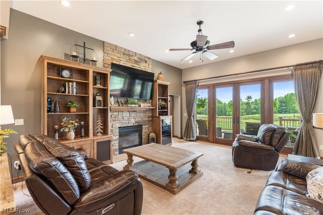 5850 Quarry Lake Drive SE, East Canton, OH 44730