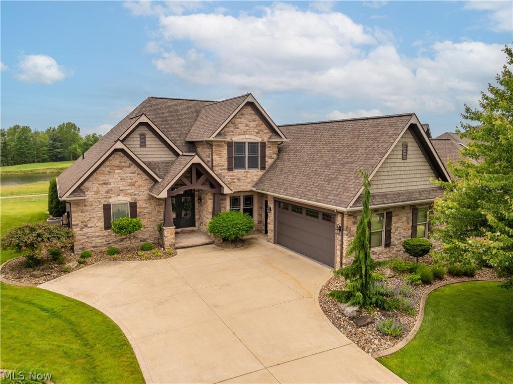 5850 Quarry Lake Drive SE, East Canton, OH 44730