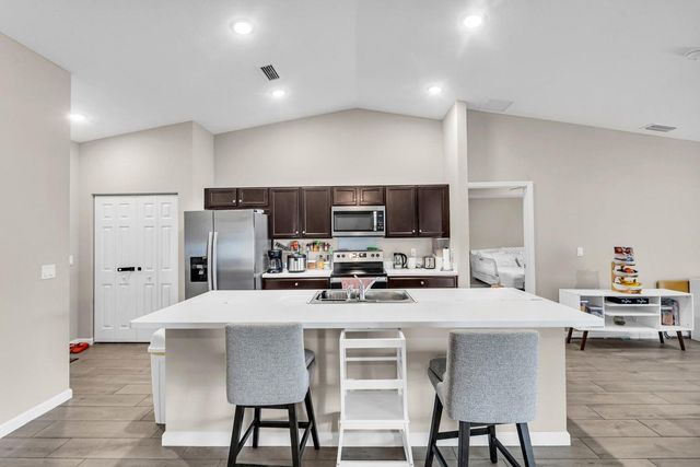 1220 SE NAVAJO Lane, Port St. Lucie, Port St Lucie, FL 34983