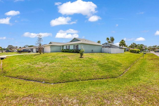 1220 SE NAVAJO Lane, Port St. Lucie, Port St Lucie, FL 34983