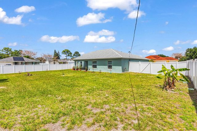 1220 SE NAVAJO Lane, Port St. Lucie, Port St Lucie, FL 34983