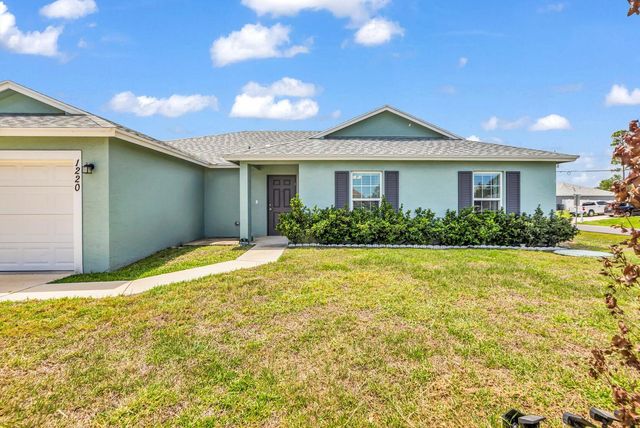 1220 SE NAVAJO Lane, Port St. Lucie, Port St Lucie, FL 34983