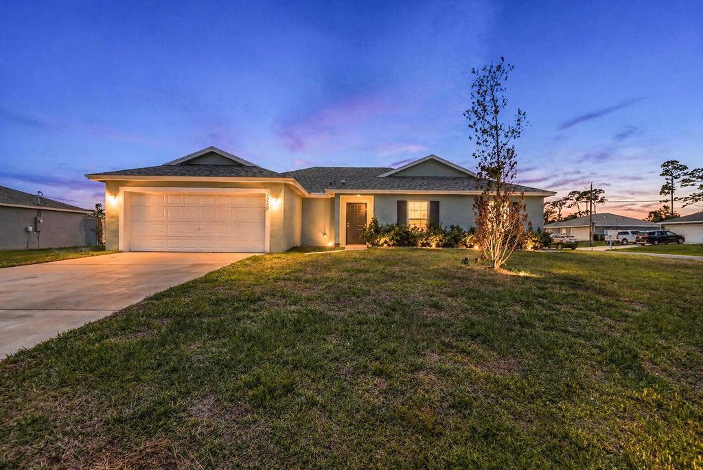 1220 SE NAVAJO Lane, Port St. Lucie, Port St Lucie, FL 34983