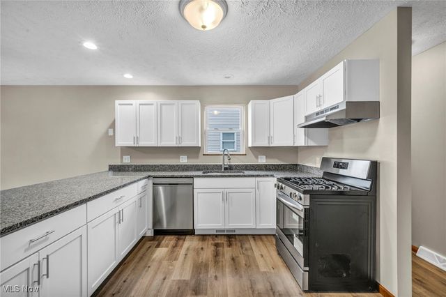 1685 E 29th Street, Lorain, OH 44055