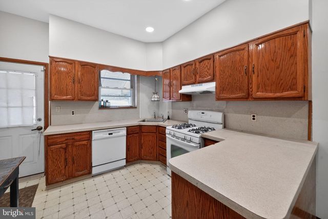 1325 E MONTGOMERY AVE, Philadelphia, PA 19125