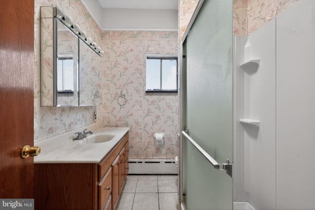 1325 E MONTGOMERY AVE, Philadelphia, PA 19125