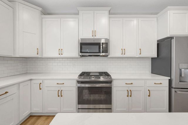 15812 Granada Avenue N, Hugo, MN 55038