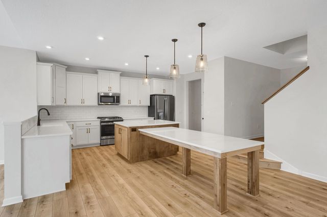 15812 Granada Avenue N, Hugo, MN 55038