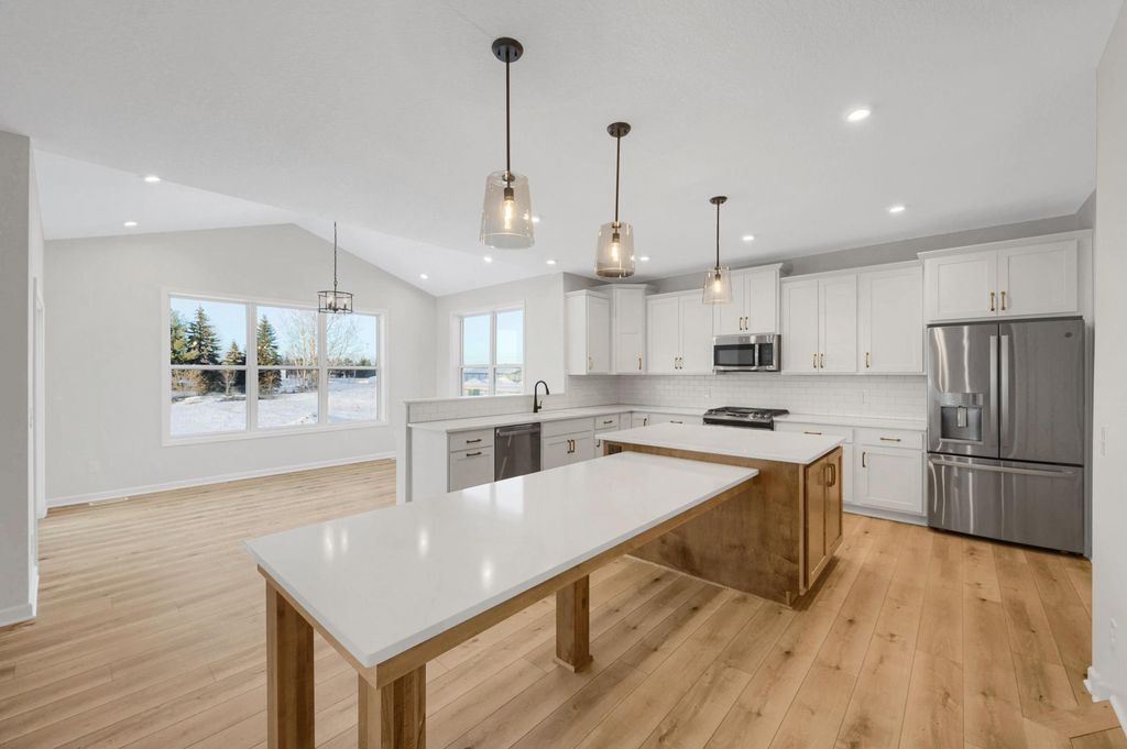 15812 Granada Avenue N, Hugo, MN 55038