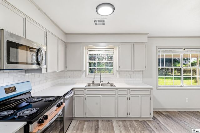 818 E RIMES CIRCLE, Monroe, LA 71201