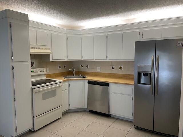 204 Foxtail Drive F2, Greenacres, FL 33415