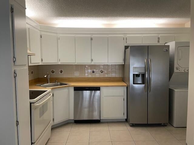 204 Foxtail Drive F2, Greenacres, FL 33415