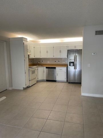 204 Foxtail Drive F2, Greenacres, FL 33415