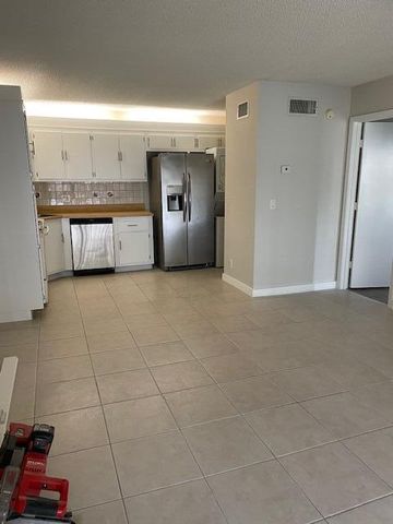 204 Foxtail Drive F2, Greenacres, FL 33415