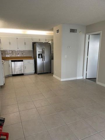 204 Foxtail Drive F2, Greenacres, FL 33415