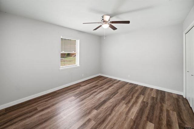 303 Shady Ln, Whitehouse, TX 75791