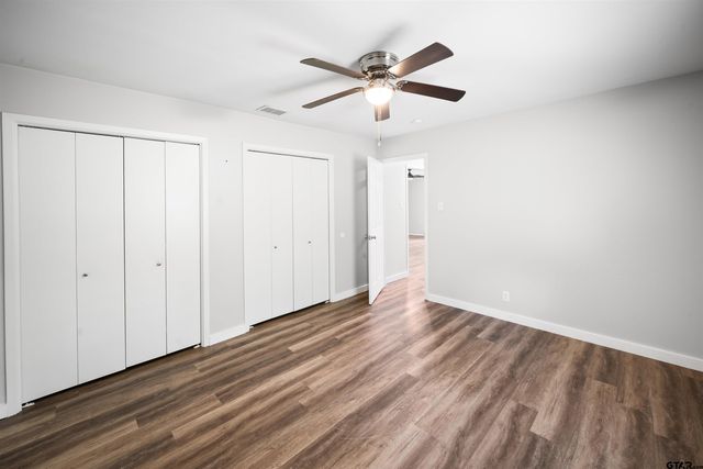 303 Shady Ln, Whitehouse, TX 75791